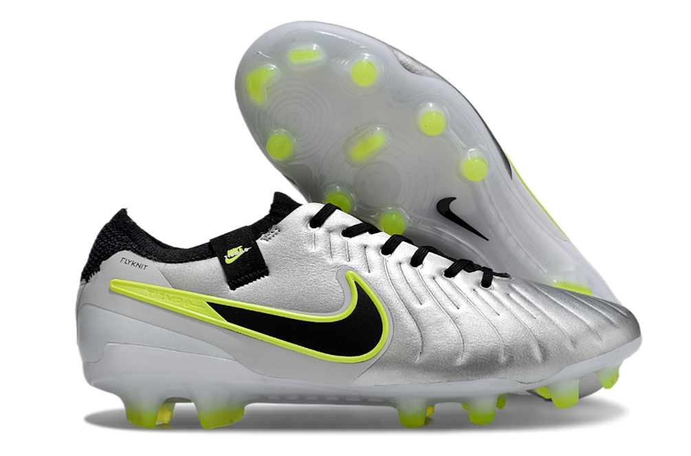 Nike Tiempo - Football
