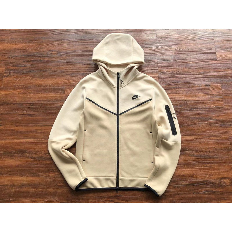 חליפת Nike Tech - צבעים מעורבים